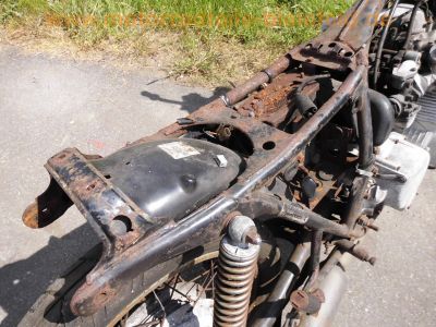 Honda_CB_550_K_Four_4-1_Auspuff_Wrack_als_Ersatzteile_Motor_Vergaser_Tacho_15.jpg