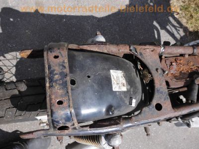Honda_CB_550_K_Four_4-1_Auspuff_Wrack_als_Ersatzteile_Motor_Vergaser_Tacho_26.jpg
