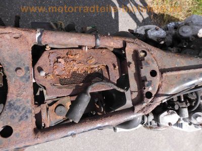Honda_CB_550_K_Four_4-1_Auspuff_Wrack_als_Ersatzteile_Motor_Vergaser_Tacho_27.jpg