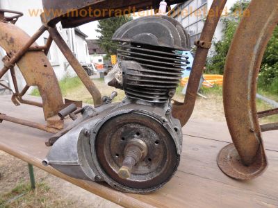 Ardie_100_125_200_Ersatzteile_Motor_Rahmen_Tank_Fender_Trapez-Gabel_Lenker_Gepaecktraeger_10.jpg