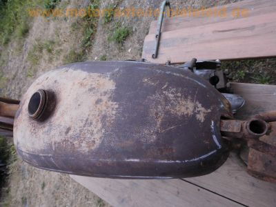 Ardie_100_125_200_Ersatzteile_Motor_Rahmen_Tank_Fender_Trapez-Gabel_Lenker_Gepaecktraeger_19.jpg