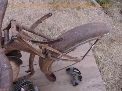 Ardie_100_125_200_Ersatzteile_Motor_Rahmen_Tank_Fender_Trapez-Gabel_Lenker_Gepaecktraeger_9.jpg