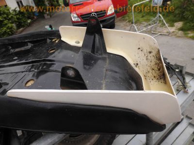 Honda_CY_50_weiss_Ersatzteile_Tank_Sitzbank_Lenker_Schalter_Heckteil_Rahmen_mit_Brief_Papieren_Tacho_Fender_Schutzblech_22.jpg