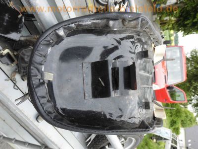 Honda_CY_50_weiss_Ersatzteile_Tank_Sitzbank_Lenker_Schalter_Heckteil_Rahmen_mit_Brief_Papieren_Tacho_Fender_Schutzblech_23.jpg