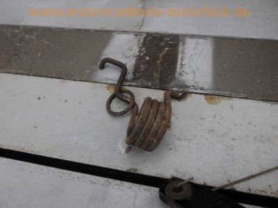 Honda_CY_50_weiss_Ersatzteile_Tank_Sitzbank_Lenker_Schalter_Heckteil_Rahmen_mit_Brief_Papieren_Tacho_Fender_Schutzblech_56.jpg
