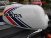 Honda_CY_50_weiss_Ersatzteile_Tank_Sitzbank_Lenker_Schalter_Heckteil_Rahmen_mit_Brief_Papieren_Tacho_Fender_Schutzblech_27.jpg