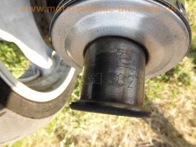 Suzuki_GSX-R_750_GR7AB_Modell_M_blau-weiss_BSM_Future_Sport-Auspuff_Sozius-Sitz-Abdeckung_-_Ersatzteile_wie_GSXR_1100_47.jpg