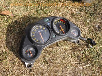 Honda_CBR_125_R_JC34_Vergaser_27tkm_Sturz_10kW_110kmh_teilzerlegt_als_Ersatzteile_1a_Motor_88.jpg