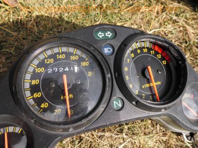 Honda_CBR_125_R_JC34_Vergaser_27tkm_Sturz_10kW_110kmh_teilzerlegt_als_Ersatzteile_1a_Motor_89.jpg