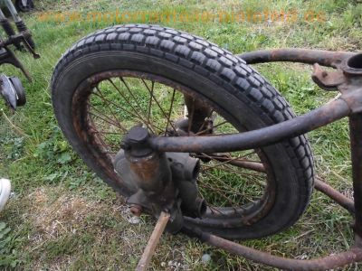 MZ_RT_125_IFA_RT_125_1957_VEB_Motorradwerke_Zschopau_Wrack_Rahmen_Gabel_Raeder_-_wie_DKW_RT_125_20.jpg