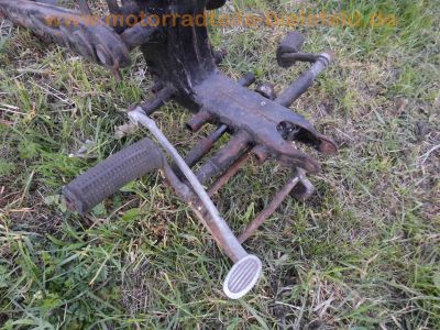 NSU_201_ZB_55_Super_Lux_1955_Wrack_Ersatzteile_Rahmen_Gabel_Hauptstaender_Schwinge_Endantrieb_19.jpg