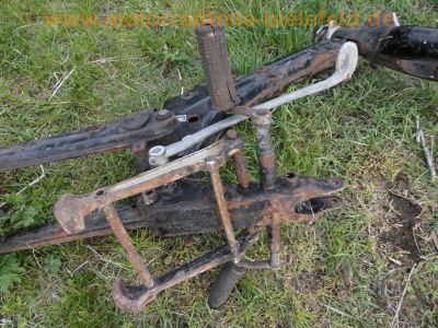 NSU_201_ZB_55_Super_Lux_1955_Wrack_Ersatzteile_Rahmen_Gabel_Hauptstaender_Schwinge_Endantrieb_23.jpg