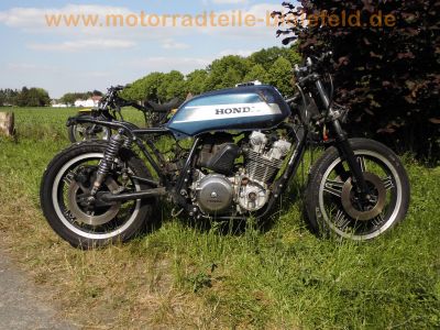 Honda_CB_900_F_Boldor_blau-silber_SC01_Wrack_für_Ersatzteile_-_Motor_Stummel-Lenker_35mm_Gabel_Fahrwerk_Bremsen_-_wie_CB_750_F_KZ_RC01_RC04_SC09_33.jpg