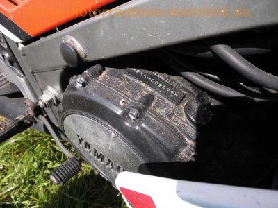 Yamaha_FZ_750_Genesis_2KK_rot-weiss_4-1_Auspuff_-_wie_1FN_FZR_600_750_1000_Exup_23.jpg