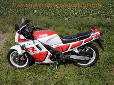 Yamaha_FZ_750_Genesis_2KK_rot-weiss_4-1_Auspuff_-_wie_1FN_FZR_600_750_1000_Exup_42.jpg