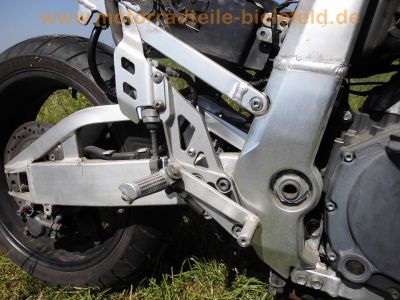 Suzuki_GSX-R_750_W_GR7BB_Karl_Streetfighter-Basis_nackt_57tkm_17x3,50_und_17x5,50_-_wie_GSXR_1100_W_10.jpg