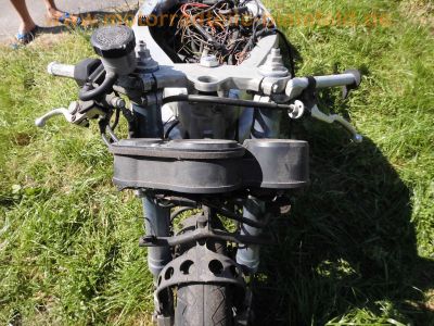 Suzuki_GSX-R_750_W_GR7BB_Karl_Streetfighter-Basis_nackt_57tkm_17x3,50_und_17x5,50_-_wie_GSXR_1100_W_17.jpg