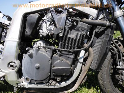 Suzuki_GSX-R_750_W_GR7BB_Karl_Streetfighter-Basis_nackt_57tkm_17x3,50_und_17x5,50_-_wie_GSXR_1100_W_3.jpg