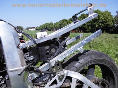 Suzuki_GSX-R_750_W_GR7BB_Karl_Streetfighter-Basis_nackt_57tkm_17x3,50_und_17x5,50_-_wie_GSXR_1100_W_53.jpg