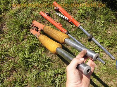 KTM_250_GS_-6_1978_Twinshock_Oldtimer-Enduro_mit_Brief_12kW_Geländesport_Moto-Cross_plus_Ersatzteile_-_wie_KTM_125_175_250_400_GS_MC_Veteranen-Cross_122.jpg