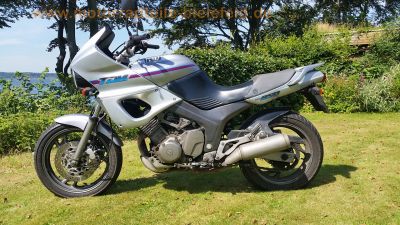 Yamaha_TDM_850_3VD_Twin_grau_Motor_1a_-_technisch_wie_XTZ_750_3LD_30.jpg