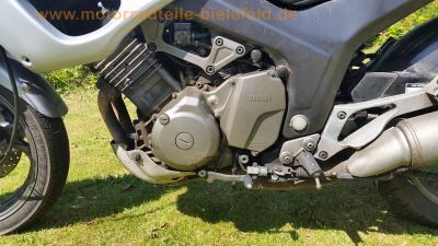 Yamaha_TDM_850_3VD_Twin_grau_Motor_1a_-_technisch_wie_XTZ_750_3LD_48.jpg