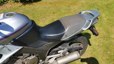 Yamaha_TDM_850_3VD_Twin_grau_Motor_1a_-_technisch_wie_XTZ_750_3LD_51.jpg