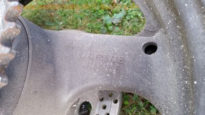 Suzuki_GSX_750_F_GR78A_schwarz_Ersatzteile_spare-parts_-_Tank_Vorderrad_Hinterrad_Lenker_Heck_uvm_22.jpg
