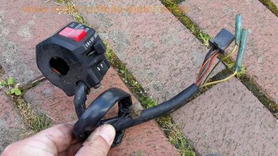 Suzuki_GSX_750_F_GR78A_schwarz_Ersatzteile_spare-parts_-_Tank_Vorderrad_Hinterrad_Lenker_Heck_uvm_42.jpg