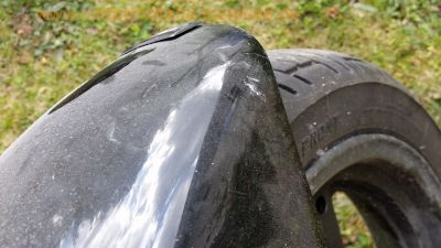 Suzuki_GSX_750_F_GR78A_schwarz_Ersatzteile_spare-parts_-_Tank_Vorderrad_Hinterrad_Lenker_Heck_uvm_57.jpg
