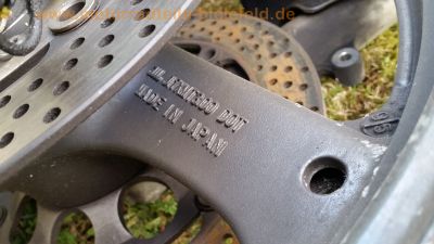 Suzuki_GSX_750_F_GR78A_schwarz_Ersatzteile_spare-parts_-_Tank_Vorderrad_Hinterrad_Lenker_Heck_uvm_61.jpg