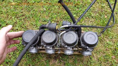 Suzuki_GSX-R_1100_W_GU75C_Ersatzteile_spare-parts__-_Motor_Vergaser_Verkleidung_engine_fairing_wie_GSXR_750_1100_W_14.jpg