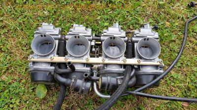 Suzuki_GSX-R_1100_W_GU75C_Ersatzteile_spare-parts__-_Motor_Vergaser_Verkleidung_engine_fairing_wie_GSXR_750_1100_W_15.jpg