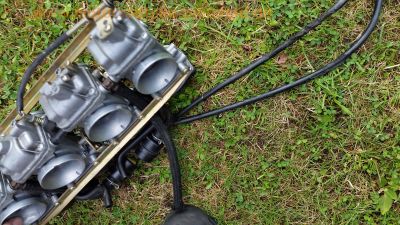 Suzuki_GSX-R_1100_W_GU75C_Ersatzteile_spare-parts__-_Motor_Vergaser_Verkleidung_engine_fairing_wie_GSXR_750_1100_W_17.jpg