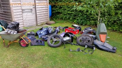 Suzuki_GSX-R_1100_GV73C_Ersatzteile_spare-parts_-_Verkleidung_Rennheck_fender_fairing_wie_GSXR_GSX_750_1100_R_5.jpg