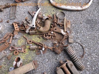 NSU_Quickly_50_3x_49ccm_Mofa_plus_Papiere_Betriebserlaubnis_Ersatzteile_Neuteile_Spezialwerkzeug_199.jpg