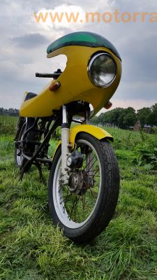Yamaha_RD250_352_gelb_Cup-Racer_Cafe-Racer_Alu-Tank_Sport-Sitz_Halbschalen-Verkleidung_40.jpg