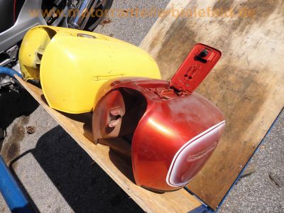 Honda_Oldtimer-Tanks_CB_250K_350K_250G_360G_900F2_750F2_Boldor_550Four_750Four_29.jpg