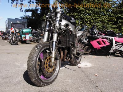 Yamaha_FZR1000_Exup_1992_Typ_3LK_CRASH_upside-down_USD-Gabel_-_wie_3LE_3LF_3GM_29.jpg