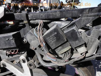 Yamaha_FZR1000_Exup_1992_Typ_3LK_CRASH_upside-down_USD-Gabel_-_wie_3LE_3LF_3GM_39.jpg