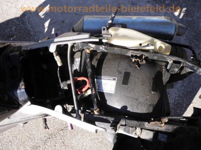 Yamaha_FZR1000_Exup_1992_Typ_3LK_CRASH_upside-down_USD-Gabel_-_wie_3LE_3LF_3GM_43.jpg