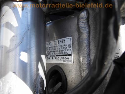 Yamaha_FZR1000_Exup_1992_Typ_3LK_CRASH_upside-down_USD-Gabel_-_wie_3LE_3LF_3GM_56.jpg