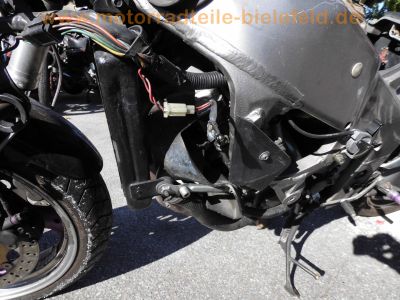 Yamaha_FZR1000_Exup_1992_Typ_3LK_CRASH_upside-down_USD-Gabel_-_wie_3LE_3LF_3GM_72.jpg