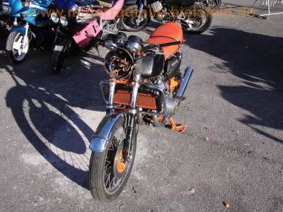 Suzuki_GT750_Wasserbueffel_3-Zylinder_2-Takt_Ur-Modell_aus_1972_-_wie_GT550_GT380_70.jpg