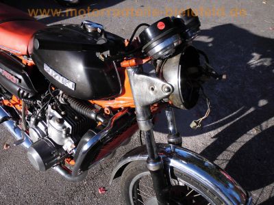 Suzuki_GT750_Wasserbueffel_3-Zylinder_2-Takt_Ur-Modell_aus_1972_-_wie_GT550_GT380_8.jpg