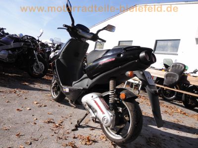 Aprilia_Roller_SR50LC_schwarz_50kmh_24tkm_seit_2000_abgemeldet_Ersatzteile_2.jpg