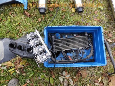 Suzuki_GSX600F_blau_MBS_Ersatzteile_2x_original-Auspuff_Motor_Verkleidung_Gabel_29.jpg