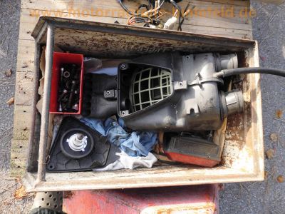 Suzuki_GSX400E_gruen_GK53C_in_Teilen_original_Motor_Auspuff_Sankei_2119_Tank_Regler_-_wie_GSX250E_44.jpg