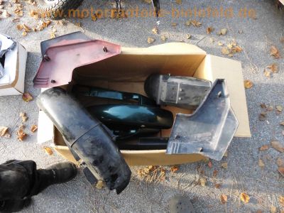 Suzuki_GSX400E_gruen_GK53C_in_Teilen_original_Motor_Auspuff_Sankei_2119_Tank_Regler_-_wie_GSX250E_67.jpg