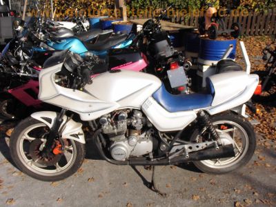 Suzuki_GS650G_SPEER-KATANA_Verkleidung_weiss_-_wie_GS550M_GSX750_GSX1100_Katana_5.jpg